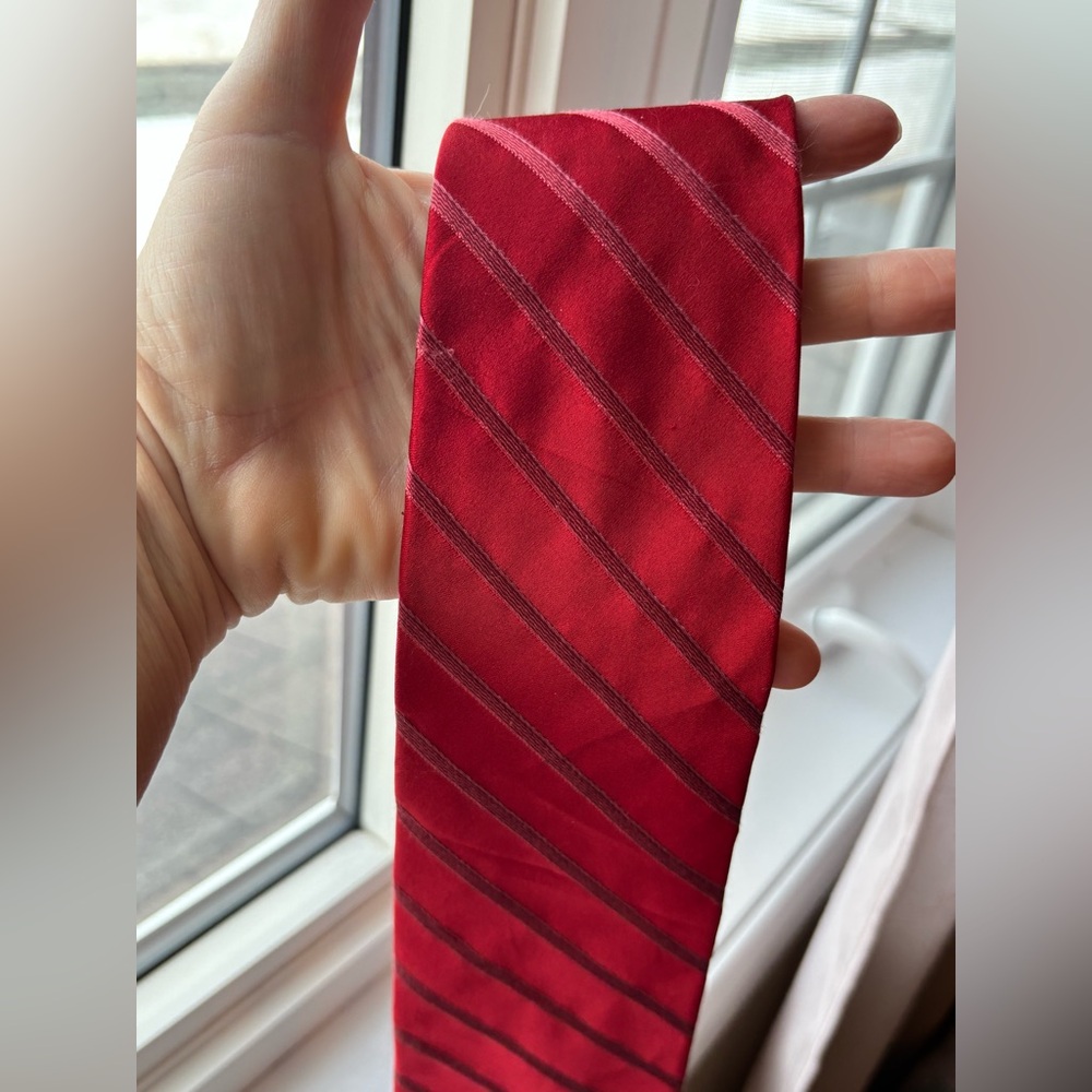 Dkny Red Diagonal Stripe Silk Tie
